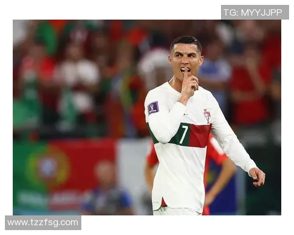 足球明星转场手势动作解析及其在球迷心中的象征意义探讨